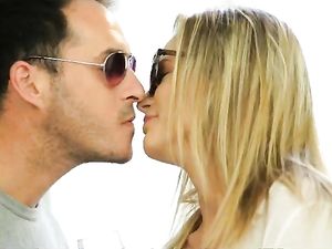 Turned On Teenager Makes Love To Her Big Dick Man