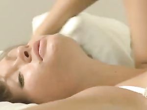 Short Hair Teen Cutie Sensually Masturbates For You